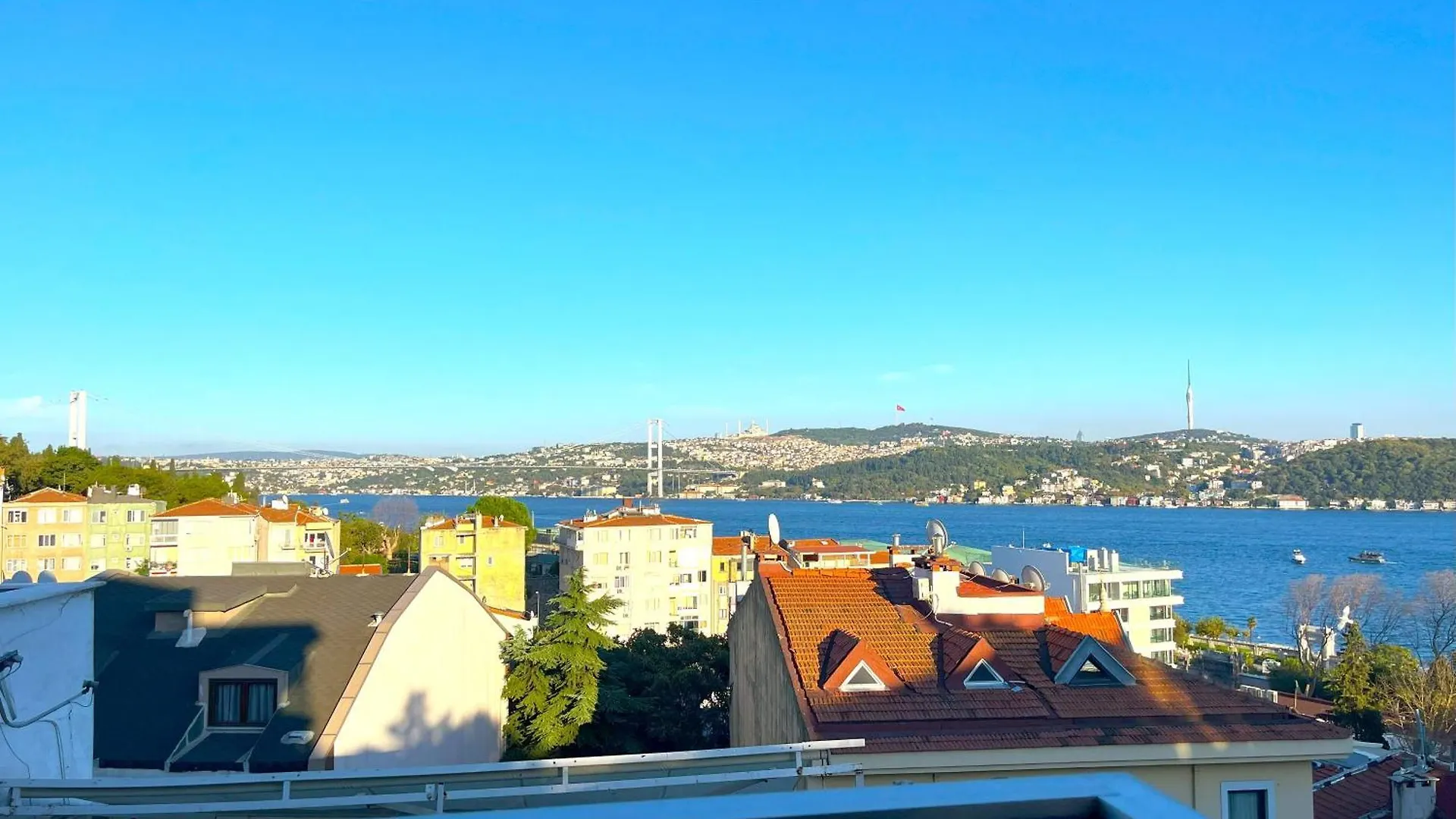Stylish Apartment With Bosphorus View In Besiktas 伊斯坦布尔